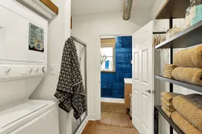 Unique Urban 1 Bedroom Flat - Image 4