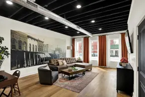 Unique Urban 1 Bedroom Flat - Image 2