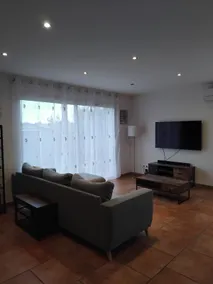 Beautiful villa in a quiet neighborhood. - Image 2