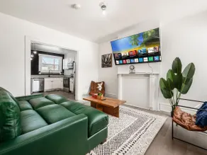 Trendy Condo near Downton Sleeps 8! - Image 2