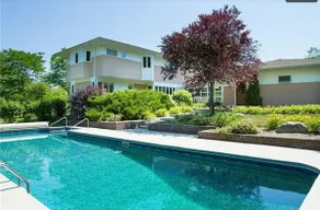 4 Bed, 3 full bath, feat. Huge Deck and Pool! - Image 4