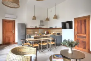 South side suite with terrace in the city center - Image 3