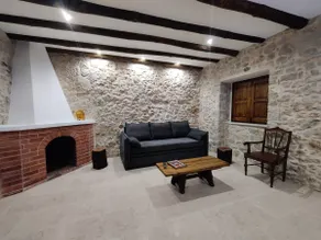 Entire Homestay in the Mountains | Walking Distance to the Castle | Many Sights Recommended | Fully Equipped Kitchen - Image 3