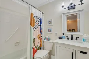 Relaxing Lakeview Stay – Near Beach + Pool - Image 4