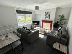 3-Bed Apartment Central Greenock - Image 5