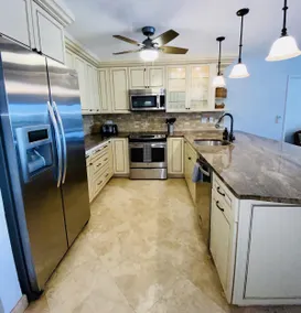 Luxury condo with panoramic water views! - Image 4