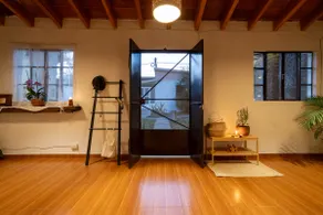 Little House with Parking - Image 4