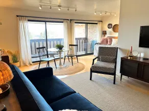 Charming and light-filled 1BR on the West Side - Image 2