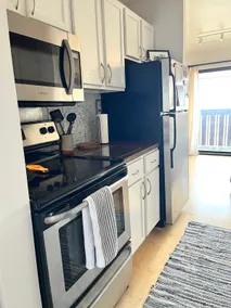 Charming and light-filled 1BR on the West Side - Image 5