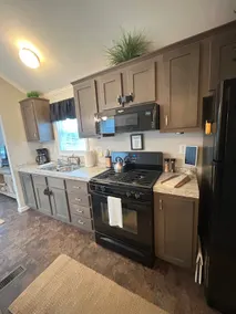 Charming tiny home with views! - Image 5