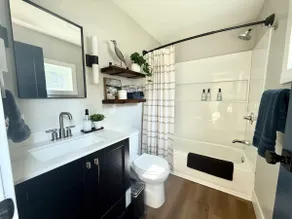 Cozy 1 BR Lakefront Retreat - Image 2