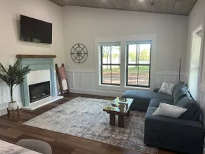 Mazie’s Place - Image 2