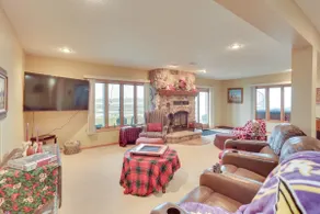 Lakefront 3BR | Hot Tub, Pool Table! - Image 5