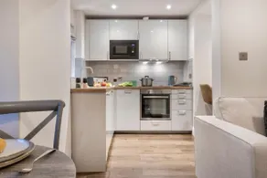 Courtyard Apartments - Image 4