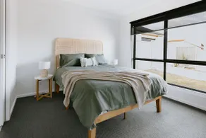 Close to town & hospital, quiet & private location - Image 2