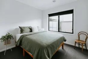 Close to town & hospital, quiet & private location - Image 4