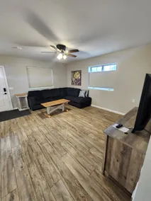 Modern 1 level house - Image 3