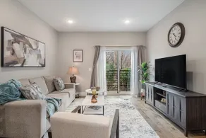 Trendy Townhouse in Midtown Omaha|Rooftop Retreat - Image 2
