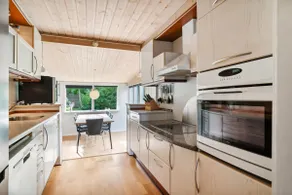 Familiy-friendly seaside retreat - Image 4