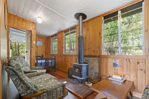 Henrys Hut - Image 2