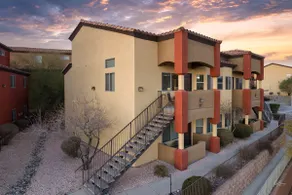 Quiet 3bd/2bath w/ pool spacious condo. - Image 3