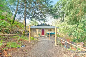 A peaceful, quiet, family-friendly, surf cabin. - Image 2