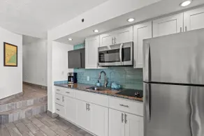Stunning Oceanfront Remodeled,Flooring,New Kitchen - Image 4
