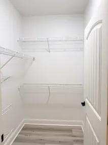 Stylish 1BR Close to Airport & Shopping - Image 5