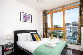Contemporary Dublin Apt | Balcony & Stunning Views - Image 3