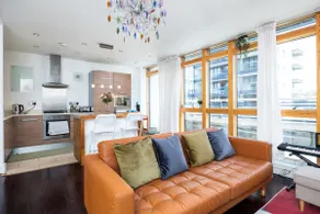 Contemporary Dublin Apt | Balcony & Stunning Views - Image 4