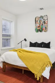 *NEW CHIC * 3BR/1BA 20 Min NYC/10min EWR/Parking - Image 4