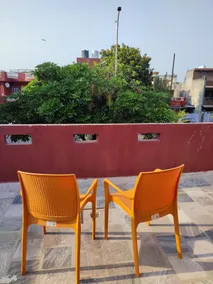 Private Studio Near Taj Airport & Railway Station - Image 5