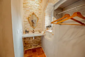 Blue Room – Charming studio in the heart of the city - Image 3