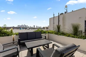Chic and Cozy 1BD Unit in K-Town - Free Parking - Image 5