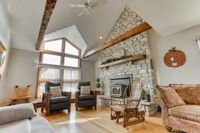 Dearfield Retreat / Hot tub / Game Room / Campfire - Image 2
