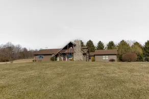 Dearfield Retreat / Hot tub / Game Room / Campfire - Image 5