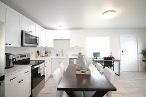 Charming 2BR Home in Zephyrhills | Pet Friendly - Image 3