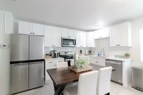Charming 2BR Home in Zephyrhills | Pet Friendly - Image 2