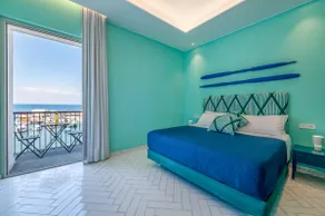 LA CASETTA LINDA - NEW 2 BEDROOM APT IN SORRENTO WITH SEAVIEW TERRACE - Image 2