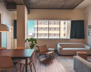 Terminus Hotel - Signature Suite 02 - Image 2