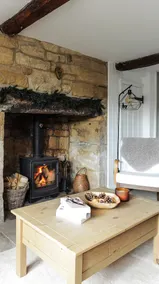 Loveview Cottage | Cosy for Couples & Friends - Image 2