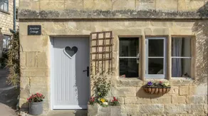 Loveview Cottage | Cosy for Couples & Friends - Image 3
