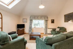 Coachmans Bothy - 50m from the beach - Image 2