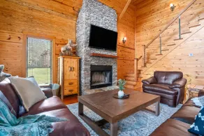 The Farm Getaway ~ Freshly Styled 2/2 Cabin - Image 3