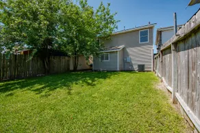 Modern Home Near Airport - Image 3