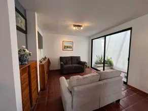 Cozy Downtown Family House - Image 3
