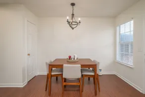 Townhome – 2BR/2.5BA Near MSU - Image 4
