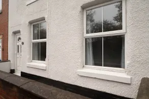 #34 Two bed apt Private Parking Stylish & homely - Near Tamworth Castle - Sleeps 5 -"Perfect for Contractors and Families" - Free Parking - Image 5