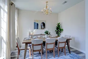 Spacious, Comfortable King Beds, Perfect Location - Image 2