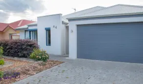 Lakeside Living - Image 3